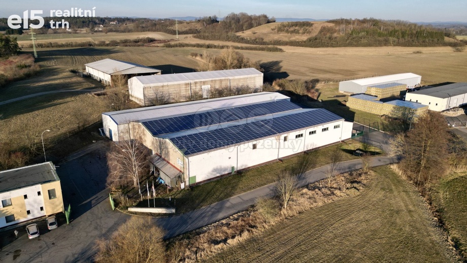 Pronájem skladu 888 m², Čestice