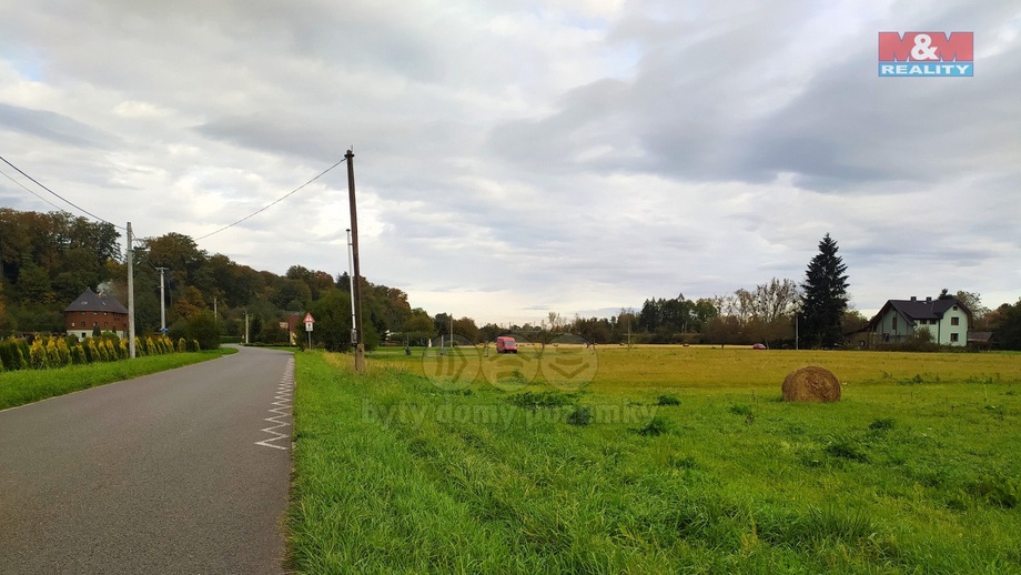Prodej stavebního pozemku 1 880 m², Karviná - Louky