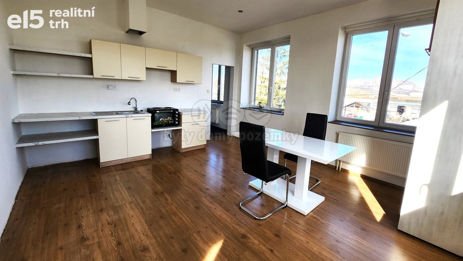 Pronájem byty 2+1, 80 m² - Lenešice