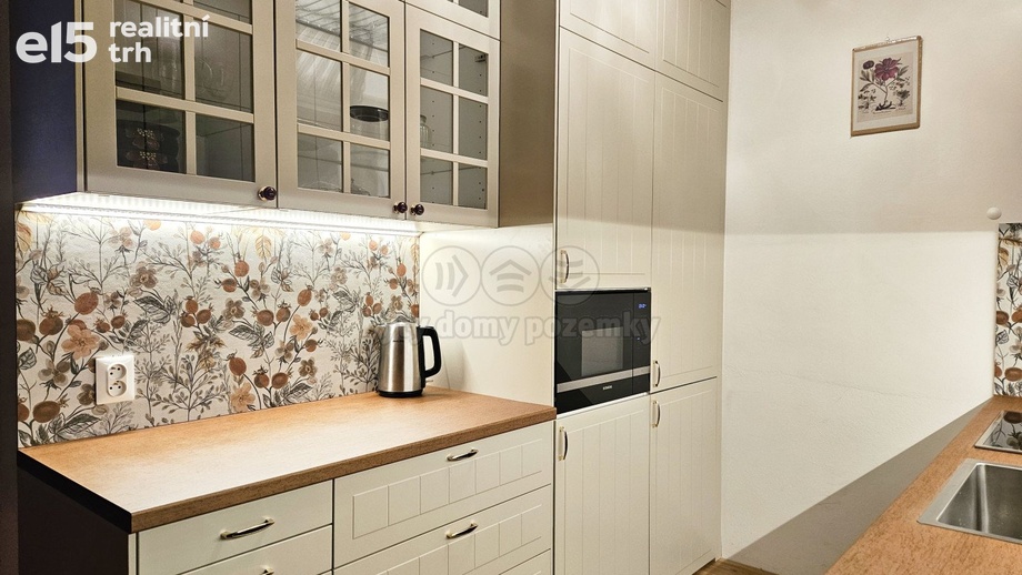 Pronájem byty 1+kk, 30 m² - Bradlec