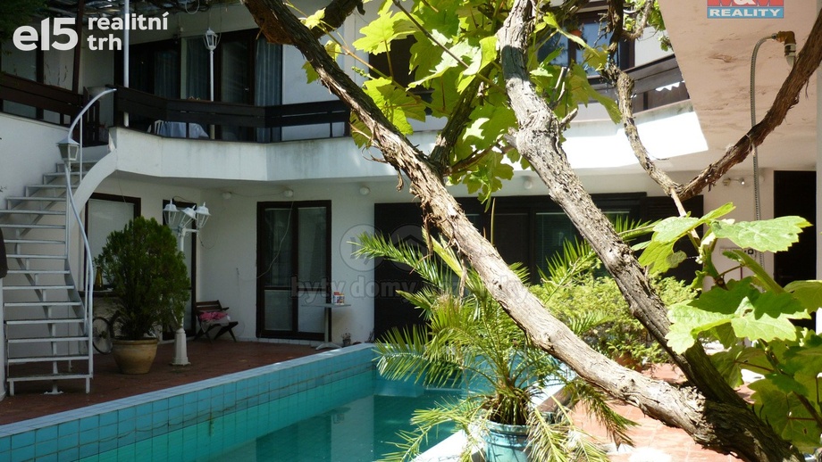 Pronájem byty 1+1, 50 m² - Praha - Hlubočepy