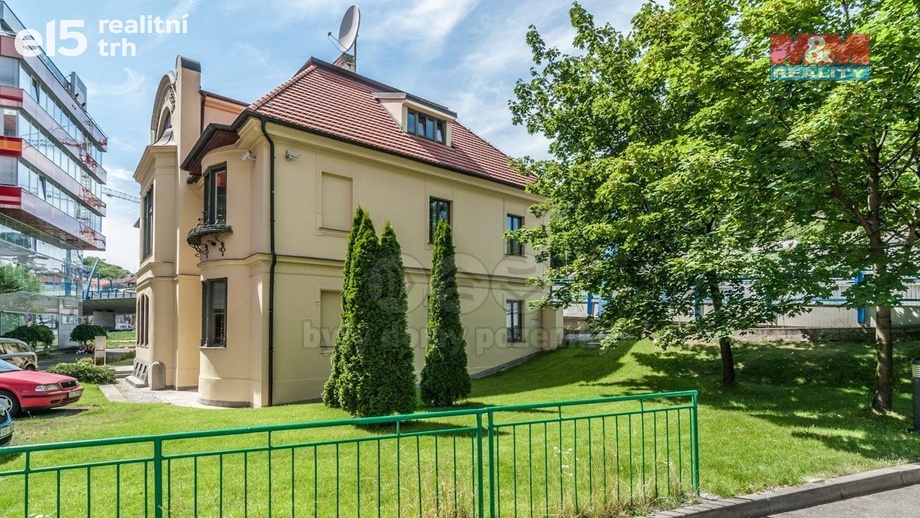 Prodej obchodní prostory, 664 m² - Praha - Smíchov