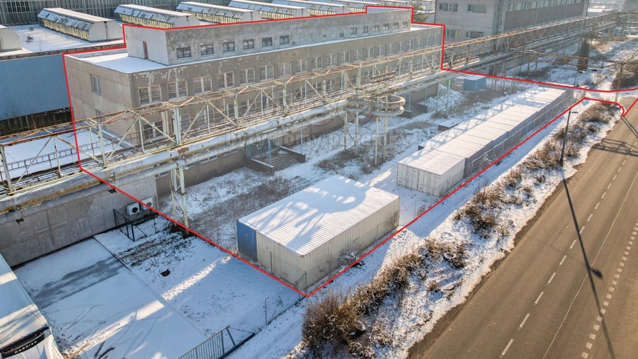 Prodej výrobního prostoru 2 602 m², Kladno