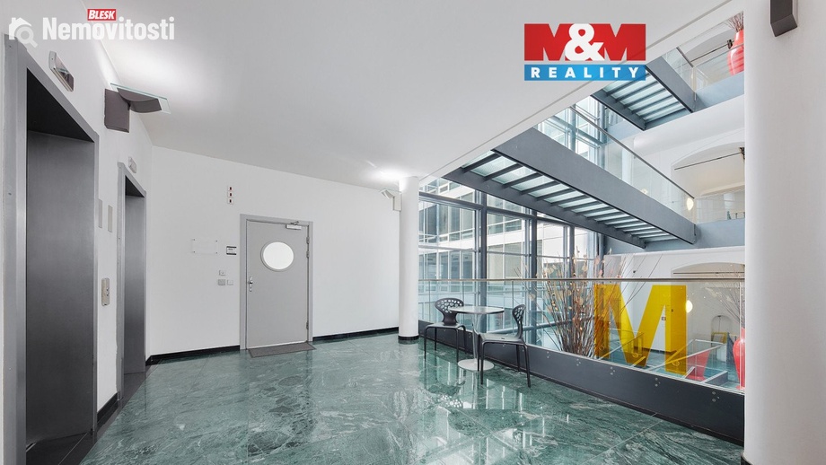 Pronájem kanceláře 300 m², Praha 1