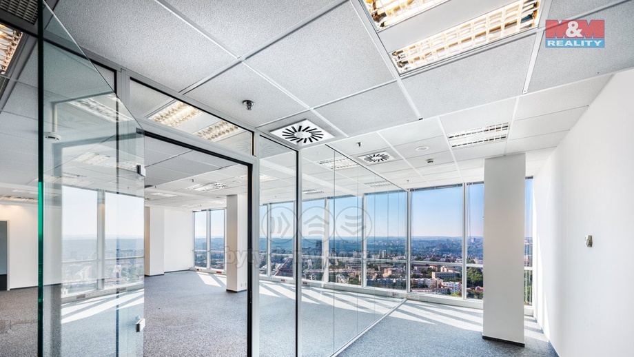 Pronájem kanceláře 200 m², Praha - Nusle