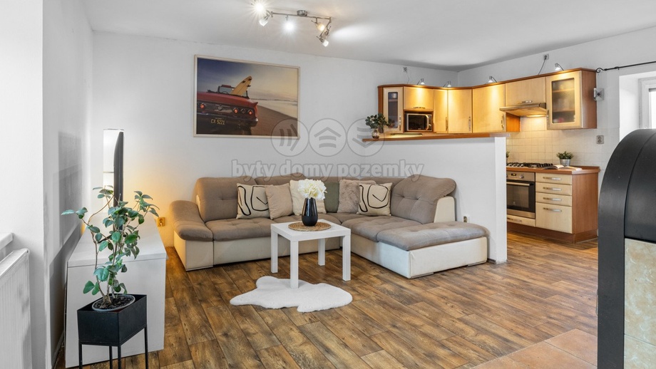 Prodej rodinného domu 210 m², Hostouň