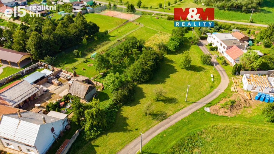 Prodej stavebního pozemku 936 m², Uhřice