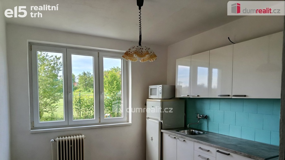 Pronájem byty 4+1, 73 m² - Zbuzany