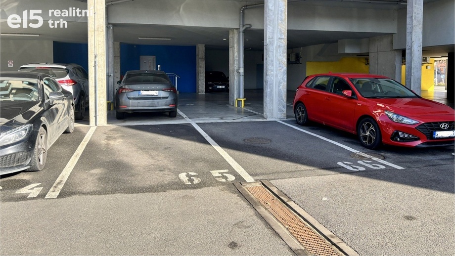 Pronájem garážové stání, 18 m² - Brno - Pisárky