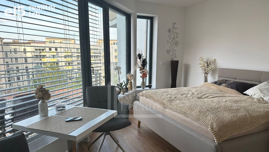 Pronájem byty 1+kk, 34 m² - Praha - Libeň