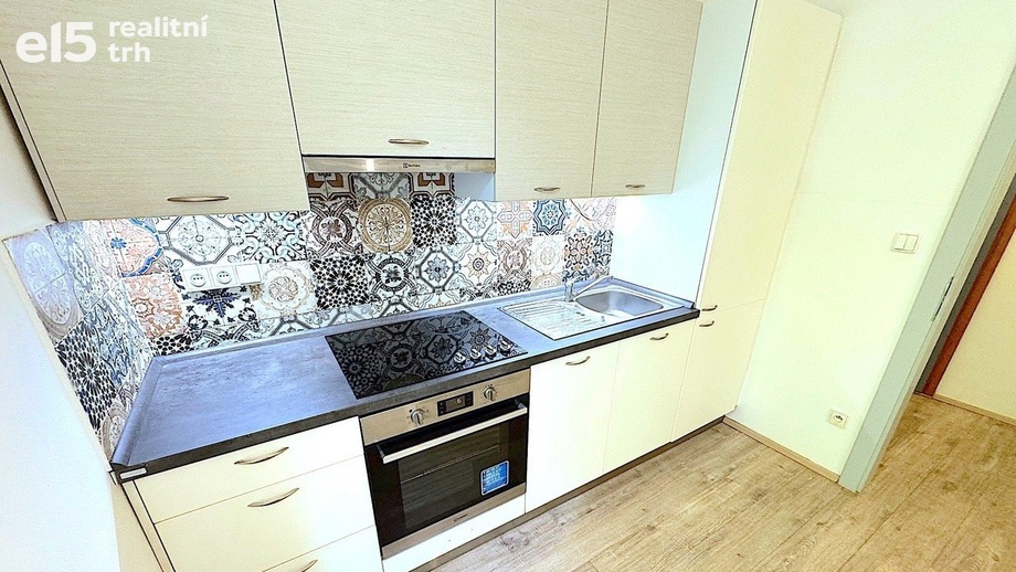 Pronájem byty 2+kk, 48 m² - Znojmo