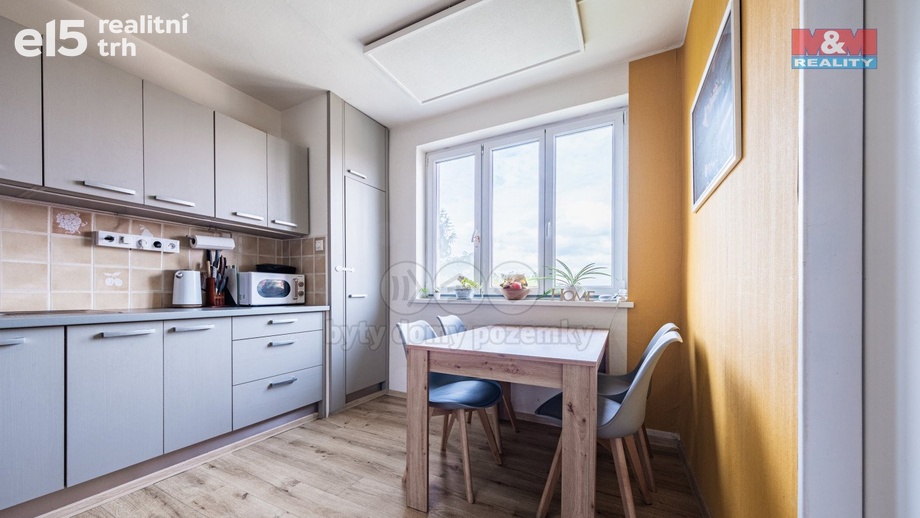Prodej byty 4+1, 74 m² - Větrušice