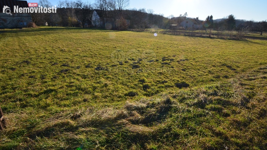 Prodej stavebního pozemku 2 099 m², Velká Kraš