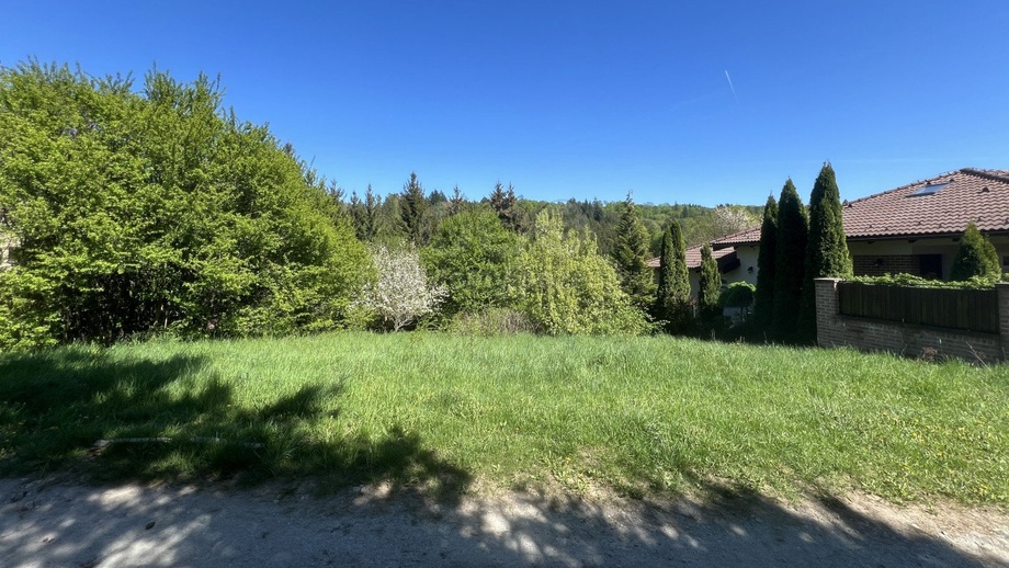 Prodej stavebního pozemku 1 102 m², Křtiny