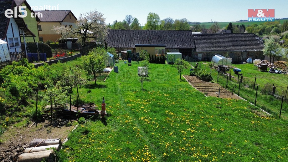 Prodej stavebního pozemku 1 496 m², Puklice