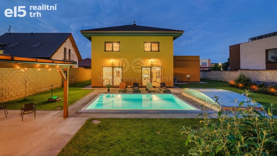 Prodej rodinného domu 187 m², Veleň - Mírovice
