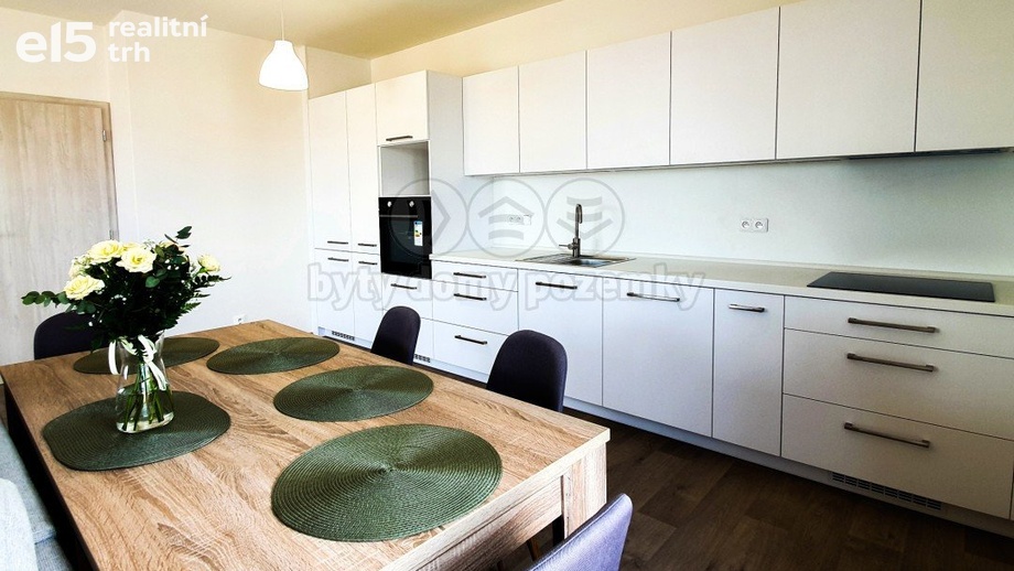 Pronájem byty 2+kk, 66 m² - Pardubice - Zelené Předměstí