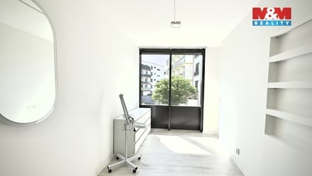 Pronájem obchodního prostoru 18 m², Praha 12