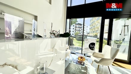 Pronájem obchodního prostoru 18 m², Praha 12