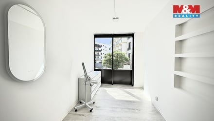 Pronájem obchodního prostoru 18 m², Praha 12