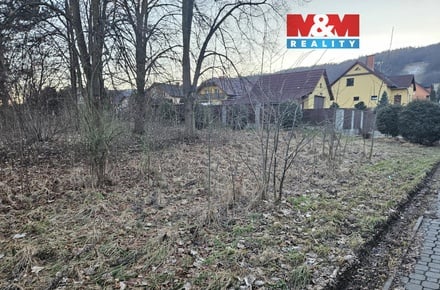 Prodej pole 1 439 m², Odry