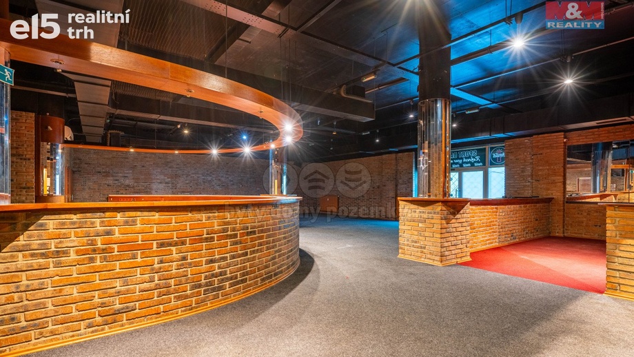 Pronájem obchodní prostory, 324 m² - Praha