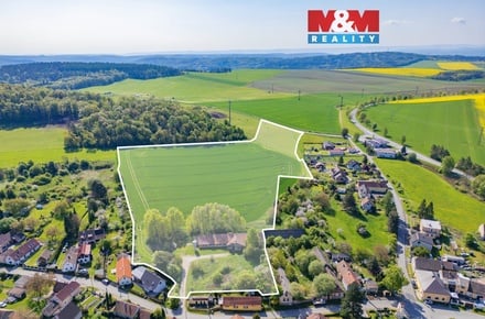Prodej stavebního pozemku 20 999 m², Chyňava