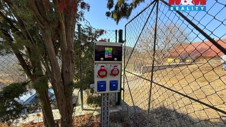 Prodej stavebního pozemku 1 061 m², Dolní Hbity