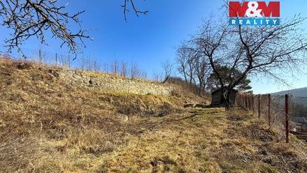 Prodej stavebního pozemku 1 061 m², Dolní Hbity