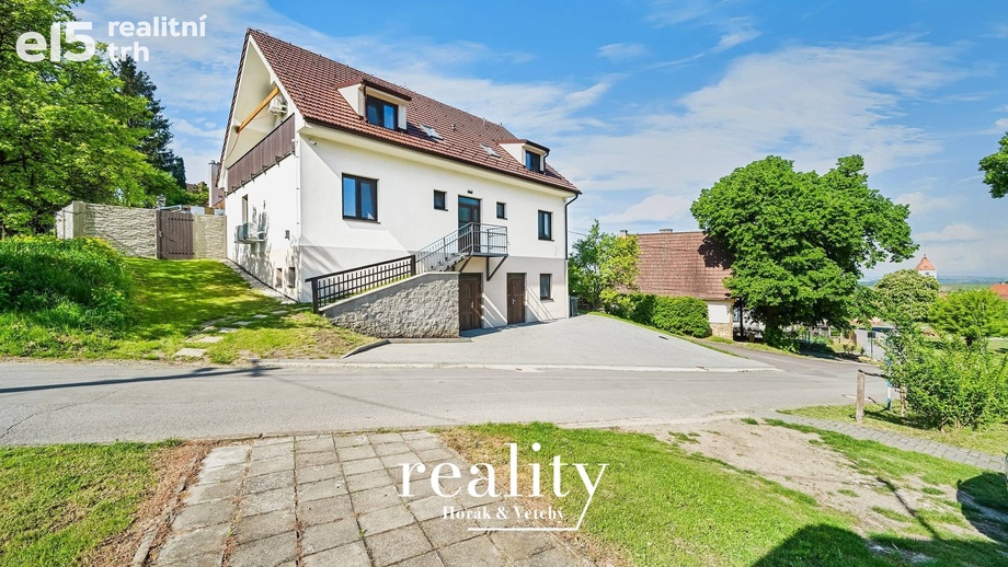 Prodej rodinné domy, 205 m² - Perná