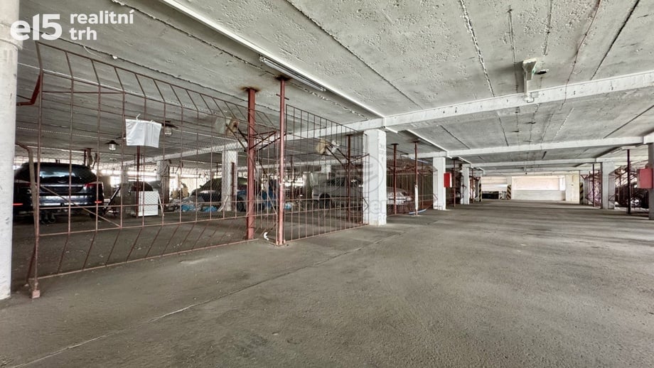Prodej garážového stání 18 m², Praha 9