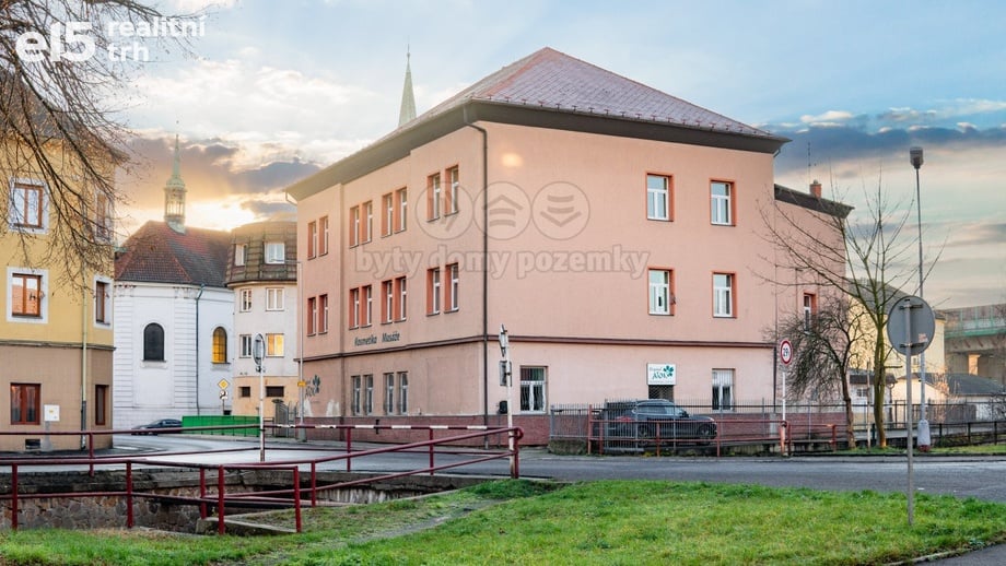 Prodej obchodní prostory, 849 m² - Trmice