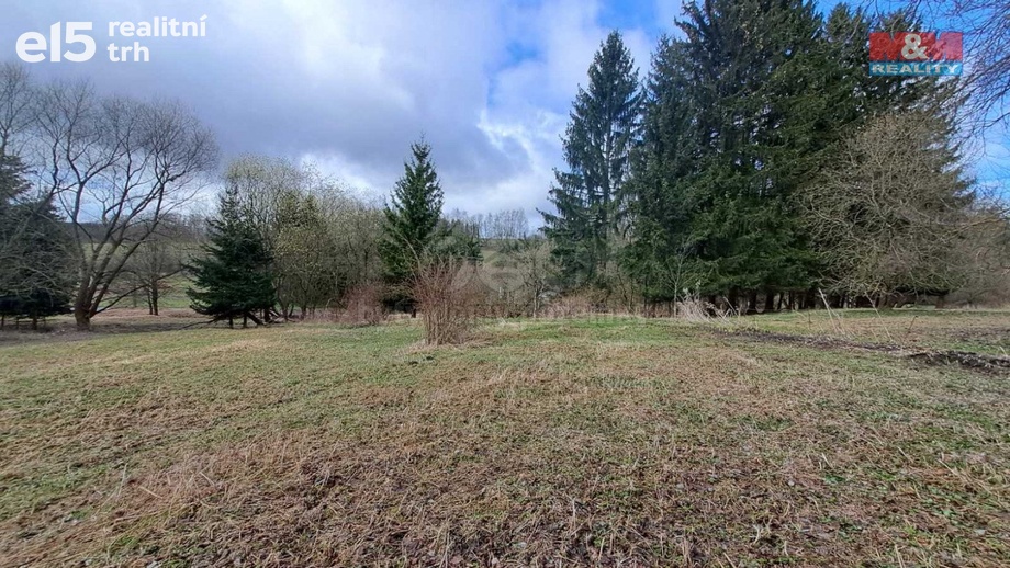 Prodej stavebního pozemku 1 968 m², Vikantice