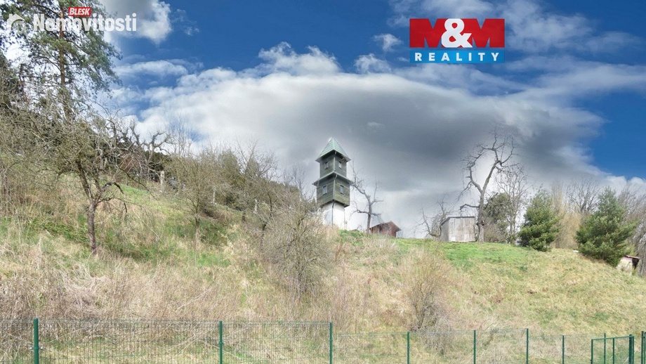 Prodej stavebního pozemku 1 217 m², Komárov