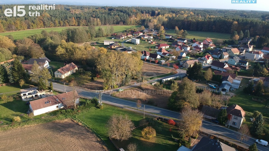 Prodej pozemky pro bydlení, 1 639 m² - Veliny