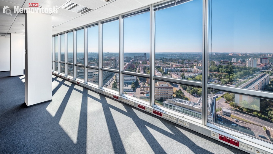 Pronájem kanceláře 977 m², Praha 4