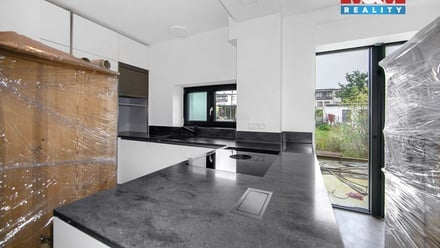 Pronájem rodinného domu 180 m², Tlučná