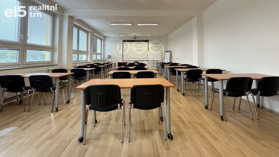 Pronájem kanceláře, 70 m² - České Budějovice 3