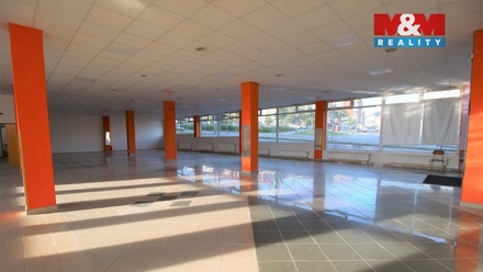 Pronájem obchodního prostoru 500 m², Žďár nad Sázavou 1