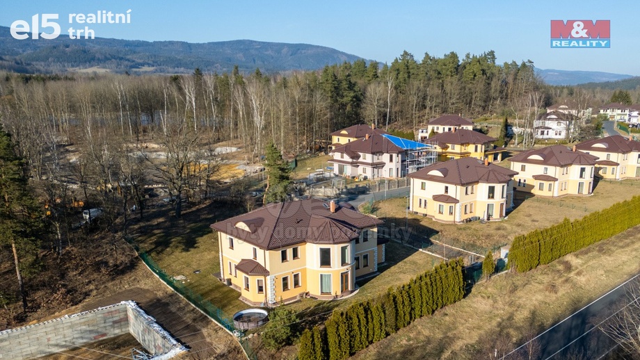 Prodej rodinné domy, 376 m² - Nová Role - Mezirolí