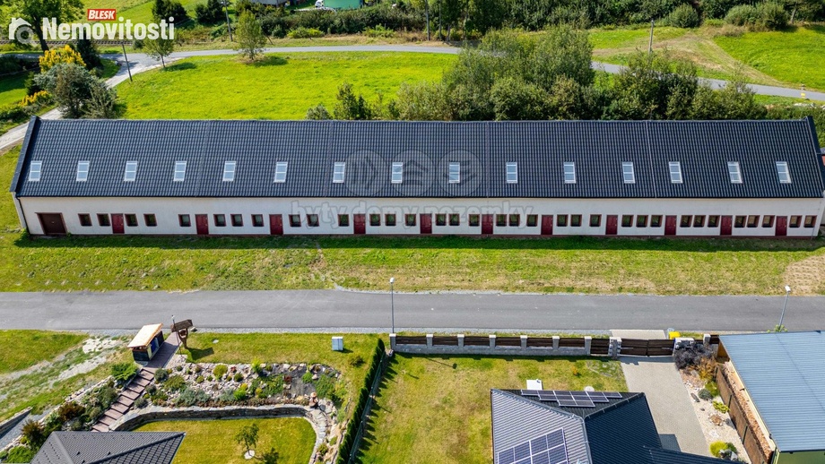 Prodej rodinného domu 2 000 m², Valšov