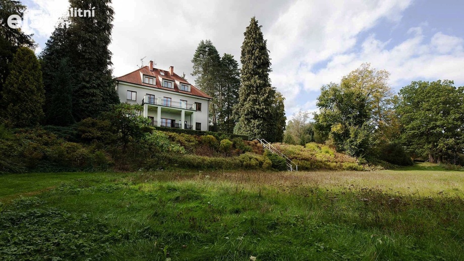Prodej rodinné domy, 720 m² - Kácov