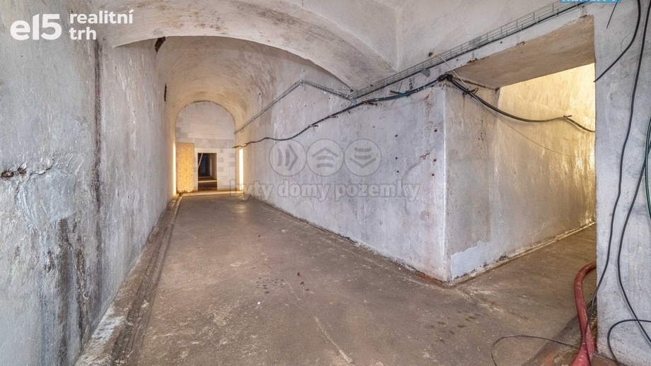 Pronájem výrobního prostoru 1 366 m², Štěnovice