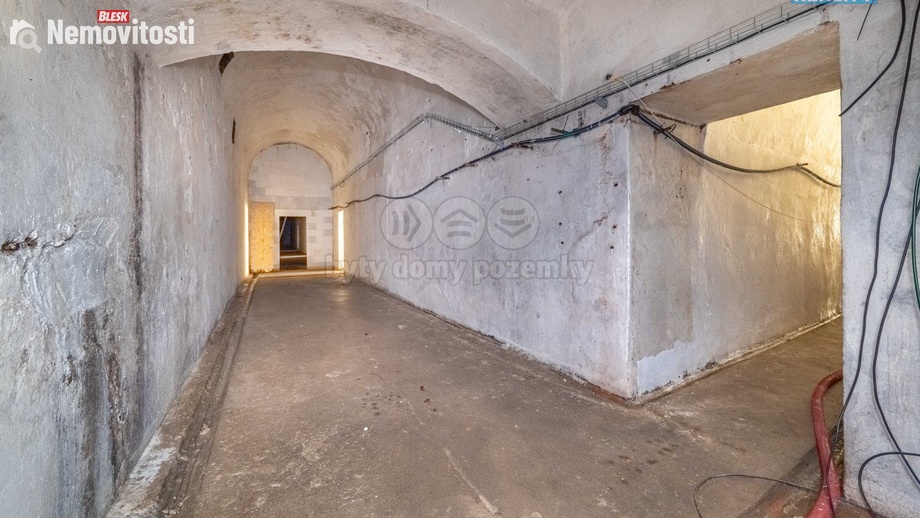 Pronájem výrobního prostoru 1 366 m², Štěnovice
