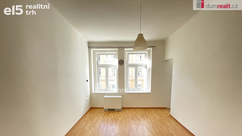 Pronájem byty 1+kk, 32 m² - Praha - Nusle