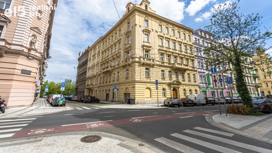 Pronájem kanceláře, 55 m² - Praha - Smíchov