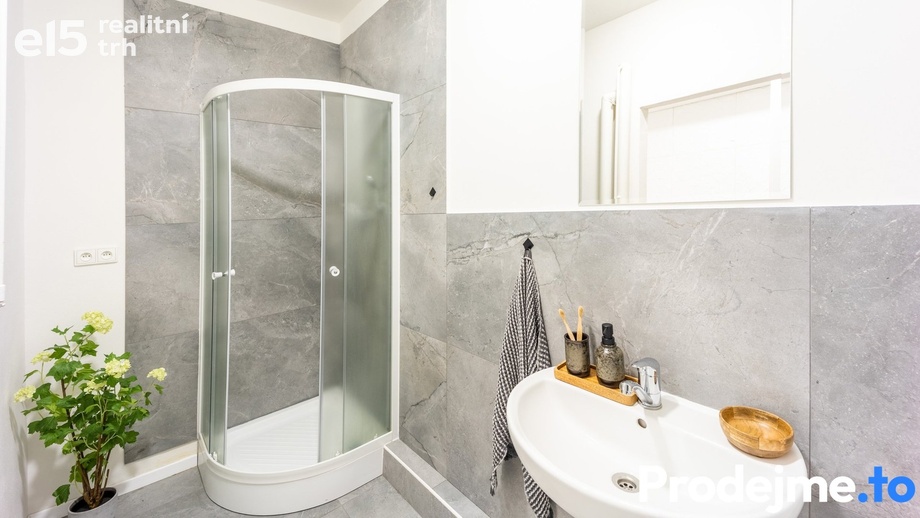 Pronájem byty 2+1, 49 m² - Znojmo