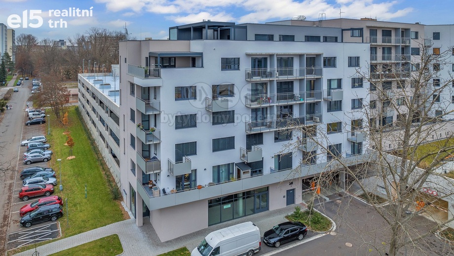 Pronájem garážové stání, 13 m² - Pardubice - Zelené Předměstí