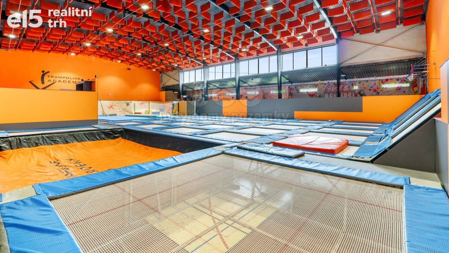 Prodej obchodní prostory, 3 086 m² - Ústí nad Labem - Střekov