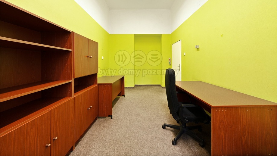 Pronájem kanceláře 18 m², Louny